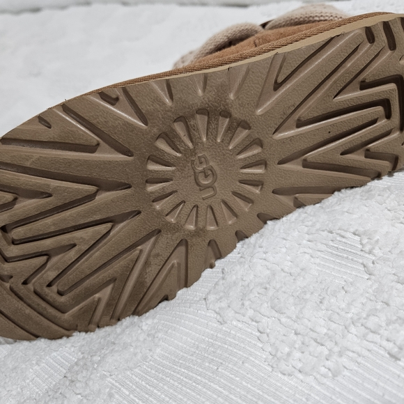 Ugg Chestnut Knit Boots - Picture 9 of 10